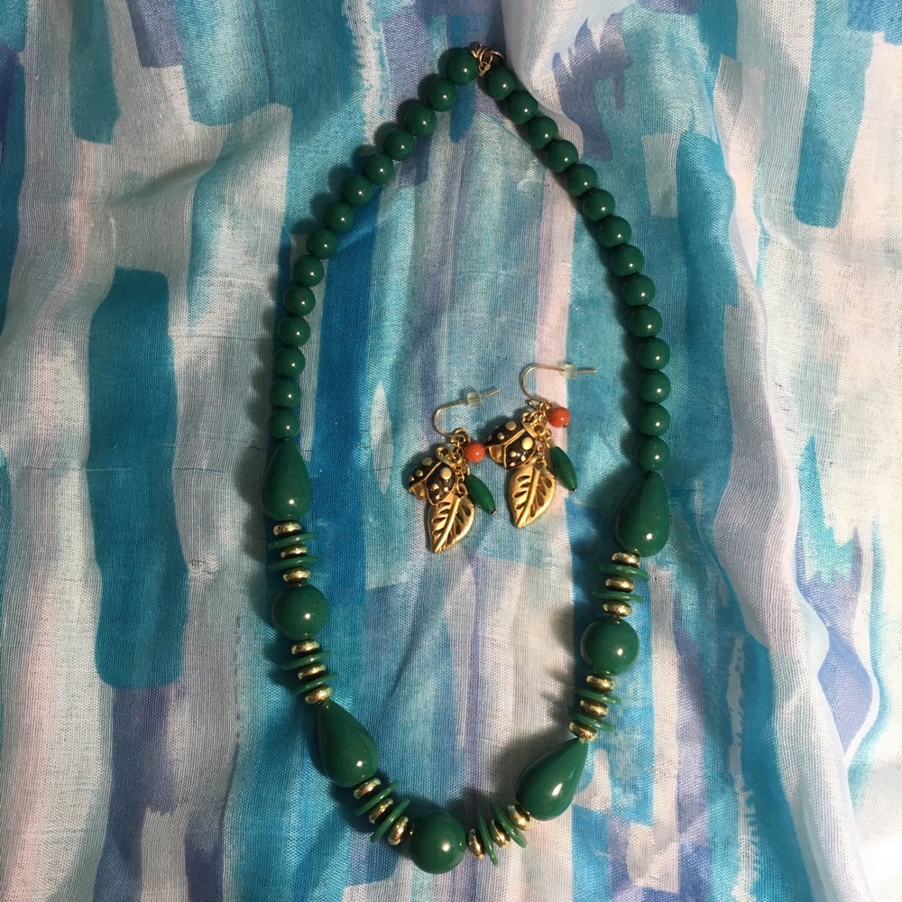 Necklace and earring set